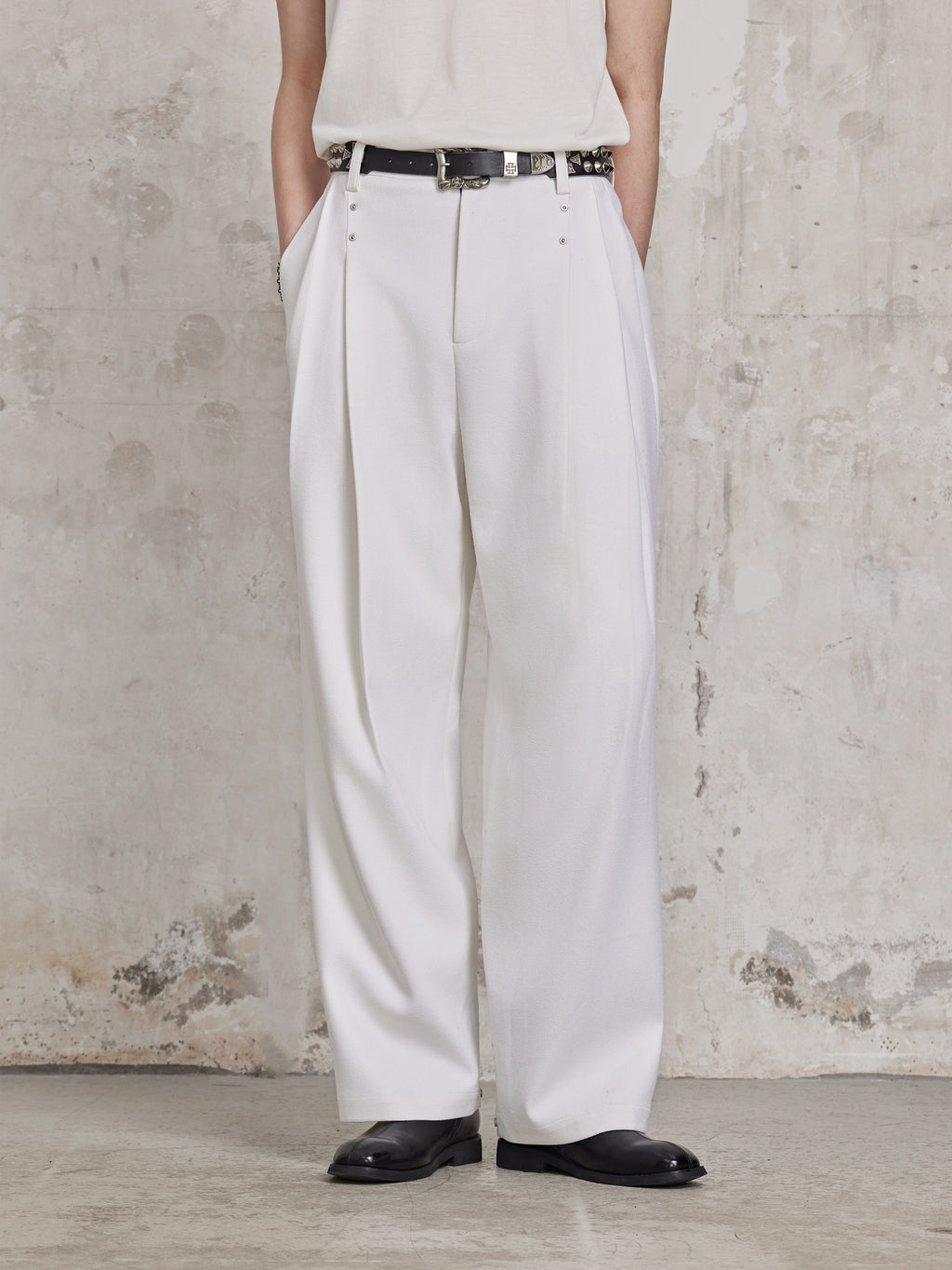 FACEONLAB Moonlight White Trousers