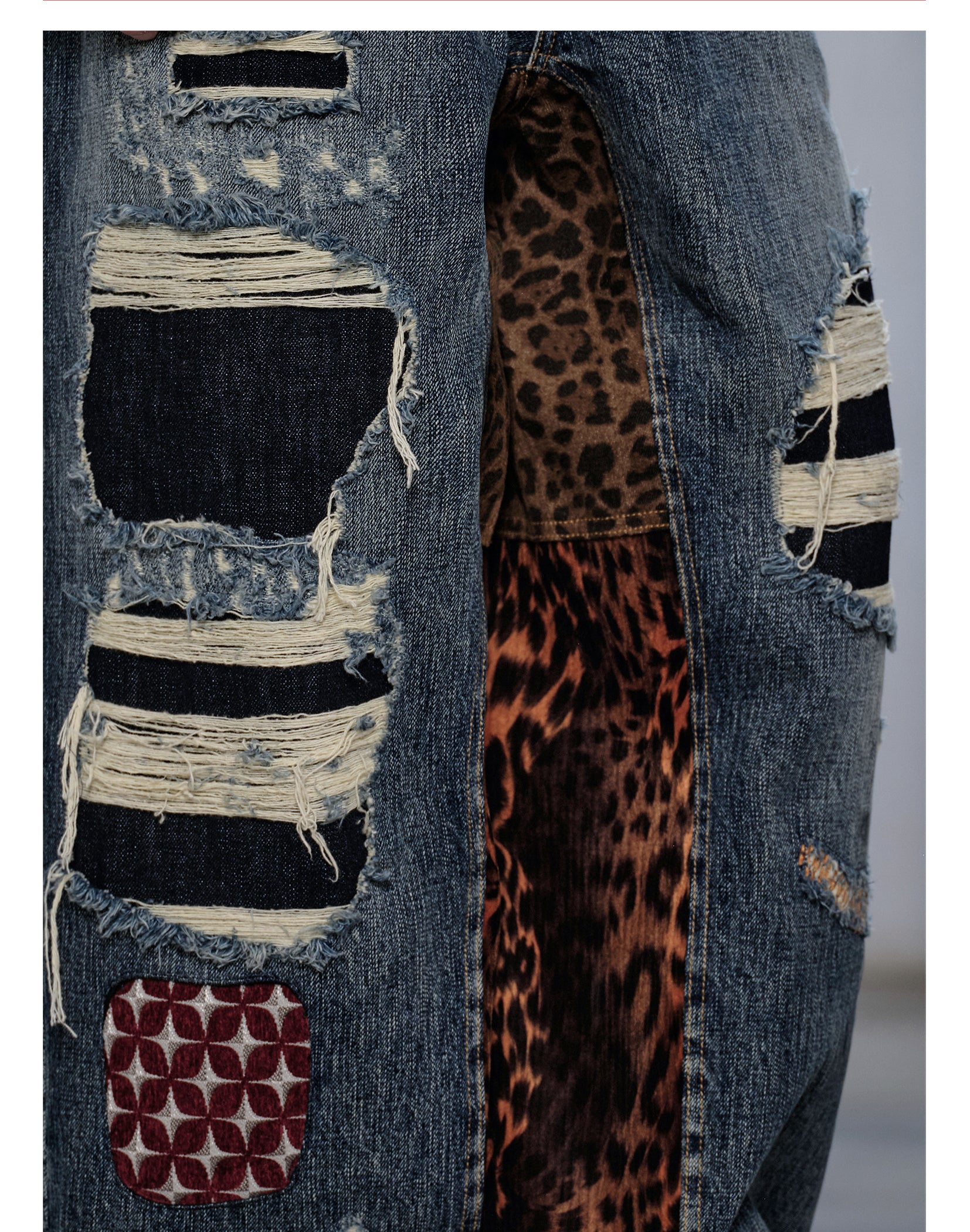 FACEONLAB Wild Cow King 2 Distressed Denim