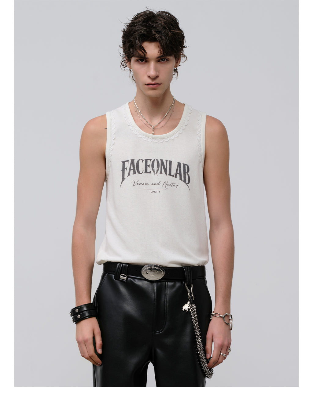 FACEONLAB Lace Trim Letter Print Cami Top