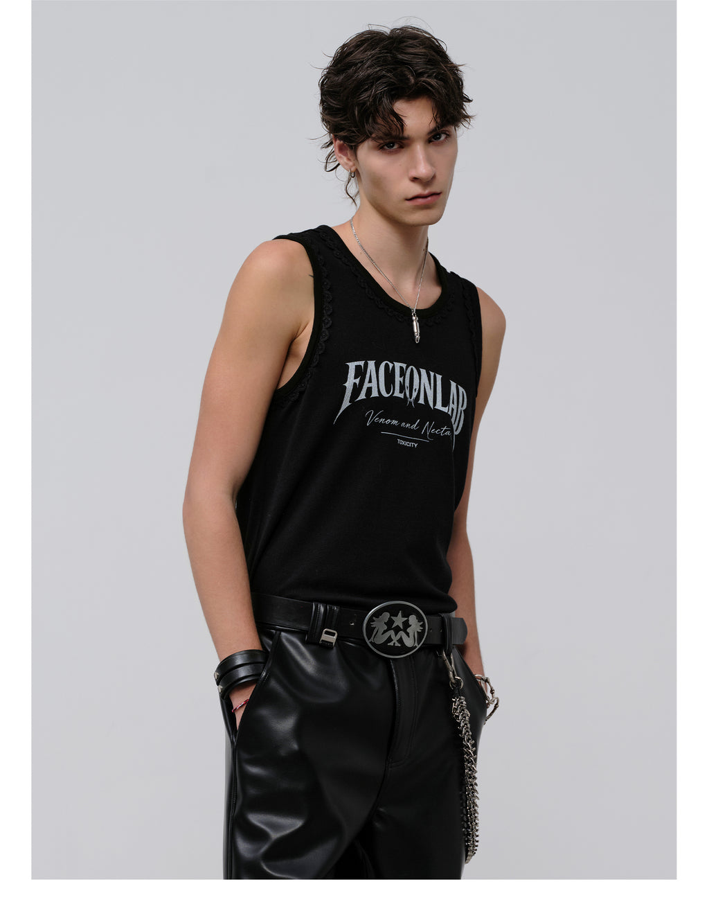 FACEONLAB Lace Trim Letter Print Cami Top