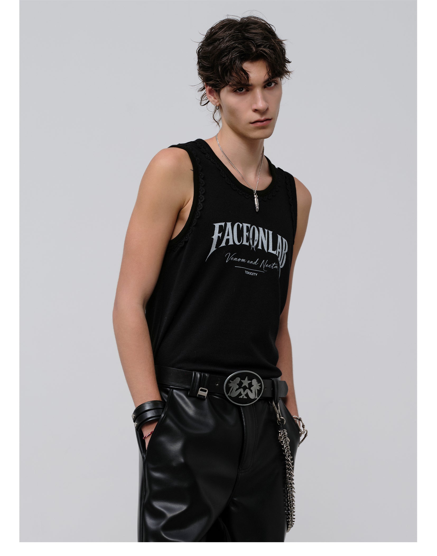FACEONLAB Lace Trim Letter Print Cami Top