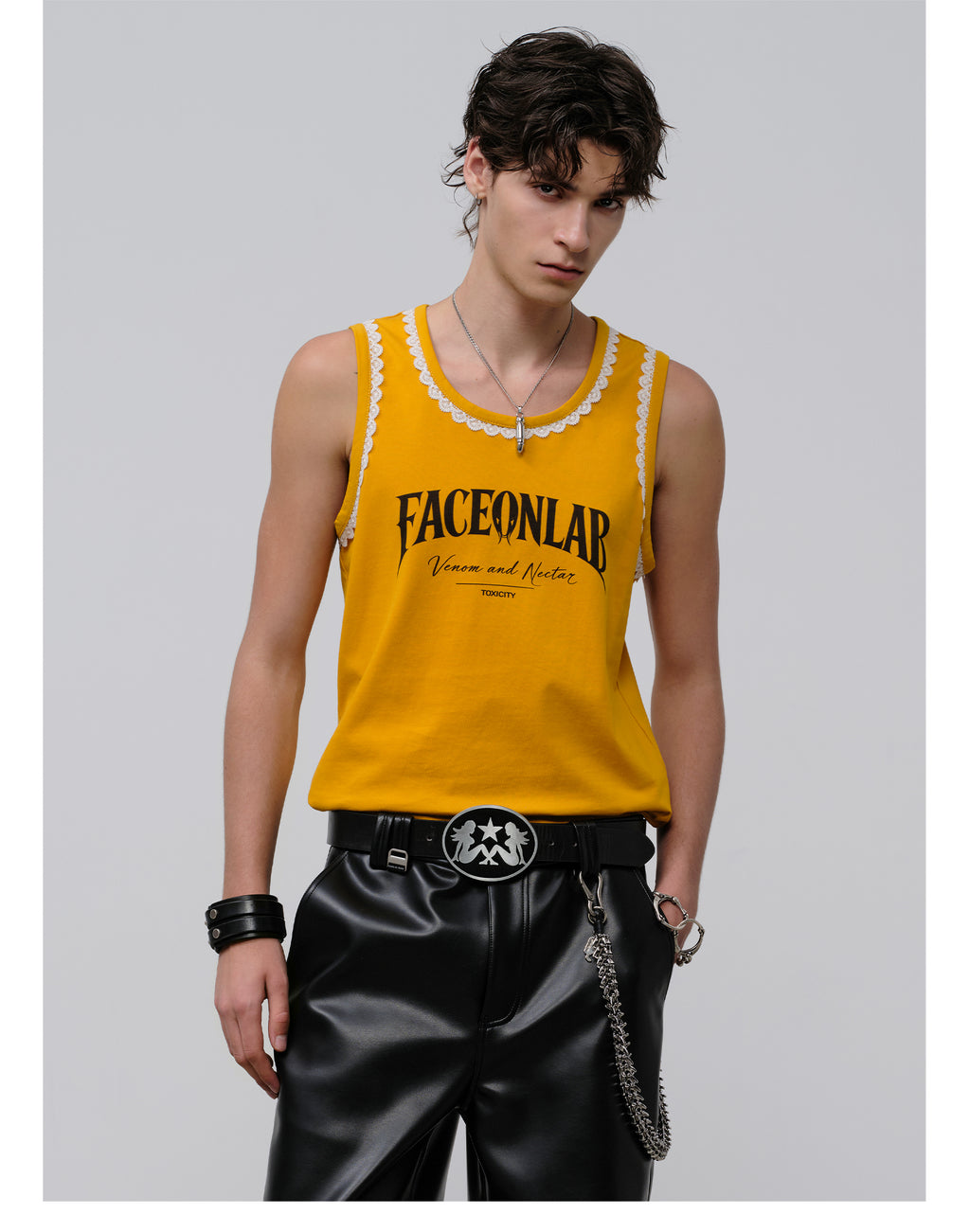 FACEONLAB Lace Trim Letter Print Cami Top