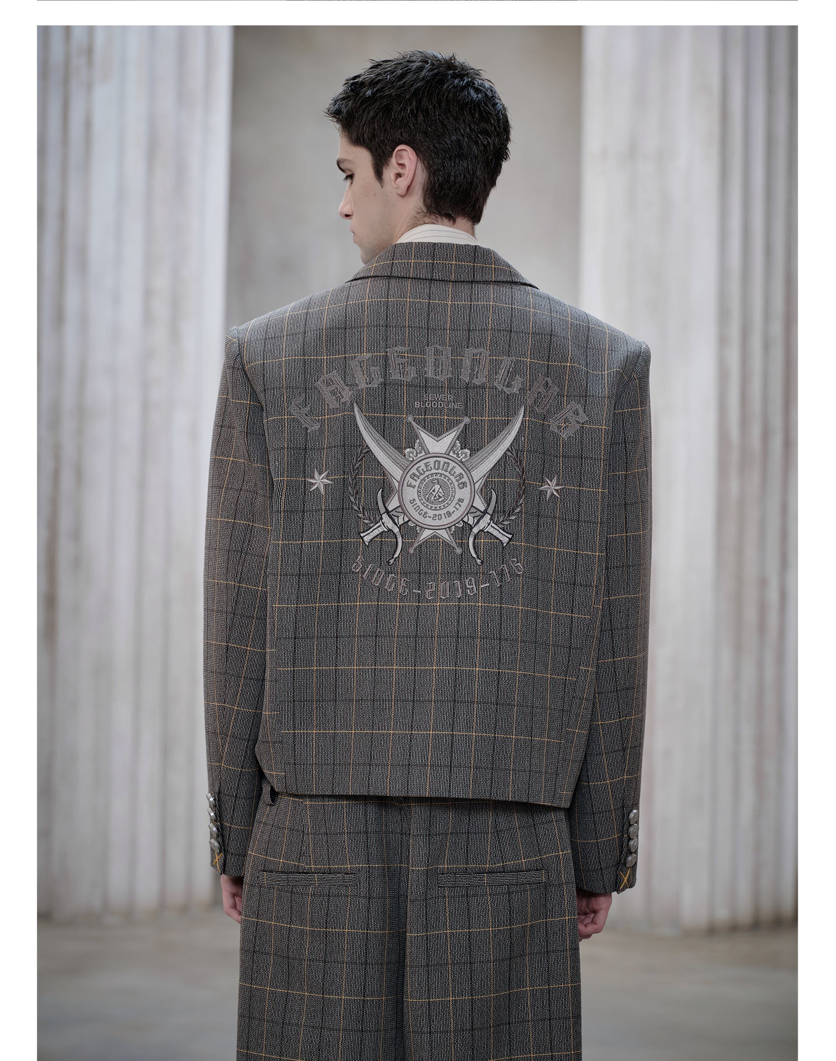 FACEONLAB King Plaid Suit