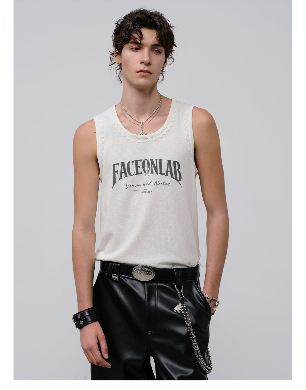 FACEONLAB Lace Trim Letter Print Cami Top