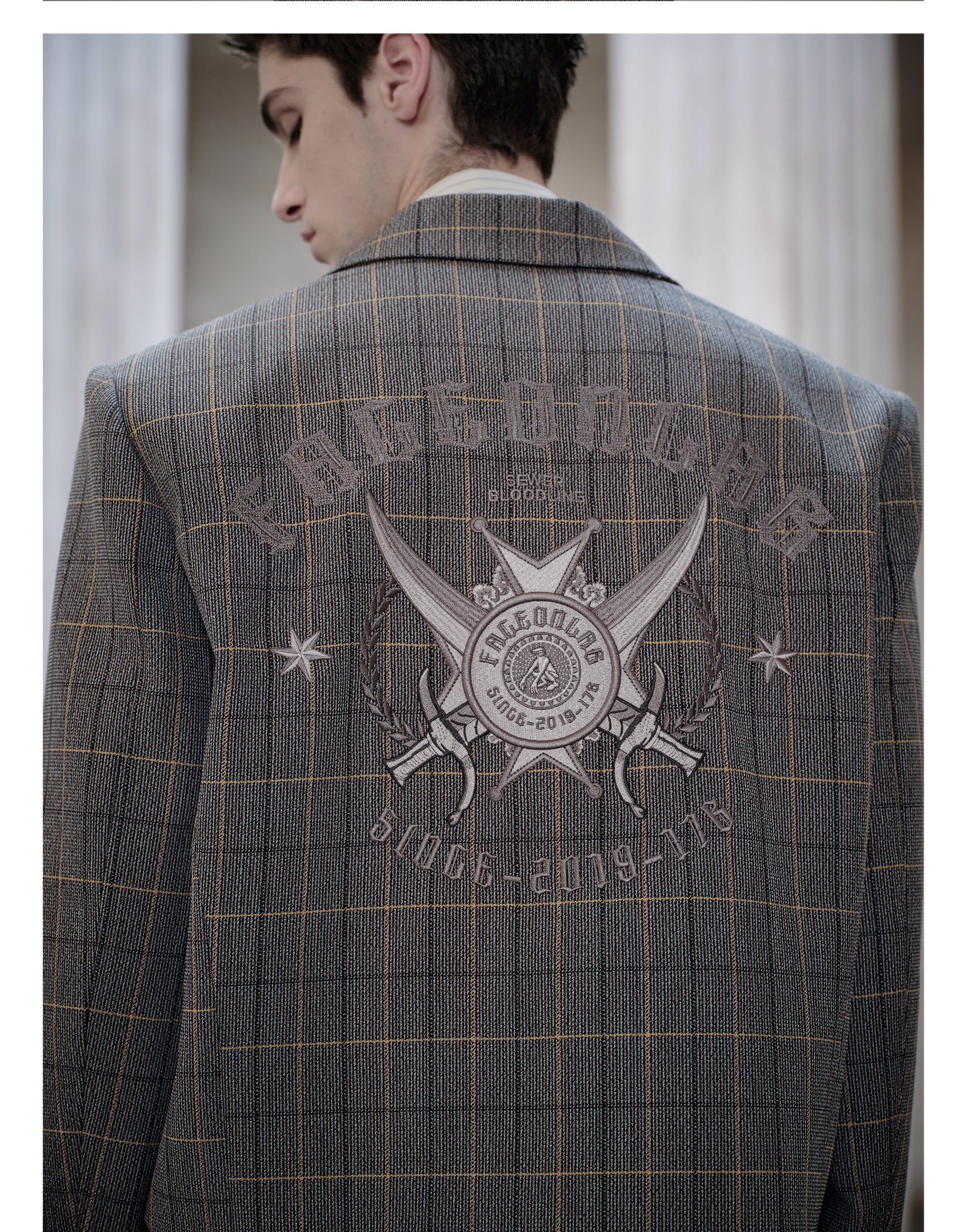 FACEONLAB King Plaid Suit