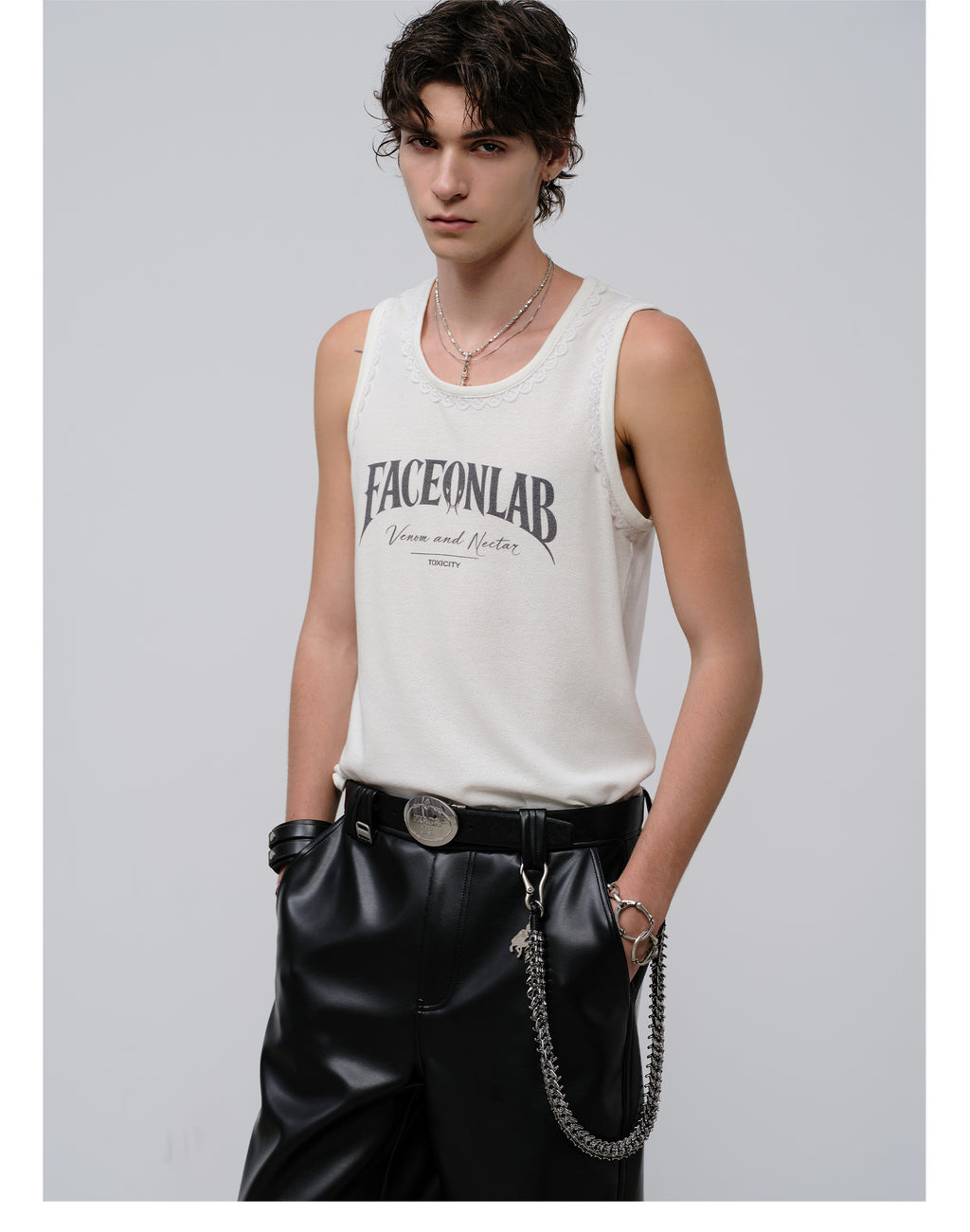FACEONLAB Lace Trim Letter Print Cami Top