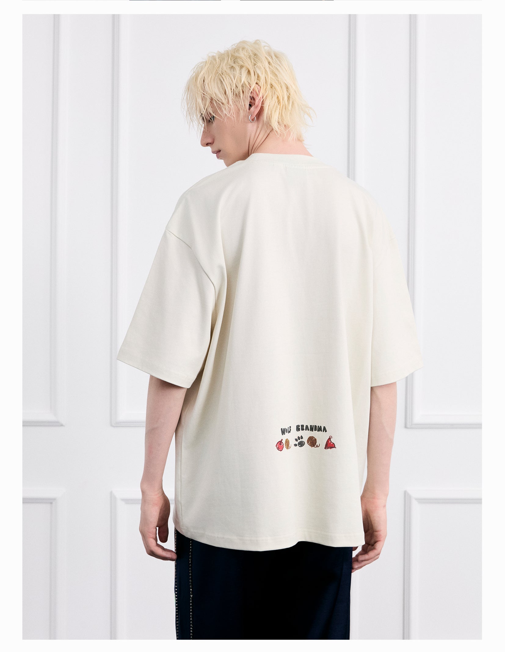 FACEONLAB Little Red Riding Hood Knight Graphic Tee