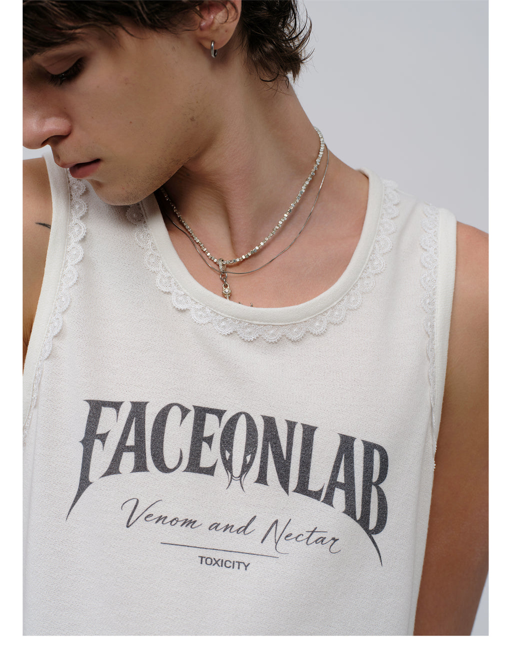 FACEONLAB Lace Trim Letter Print Cami Top