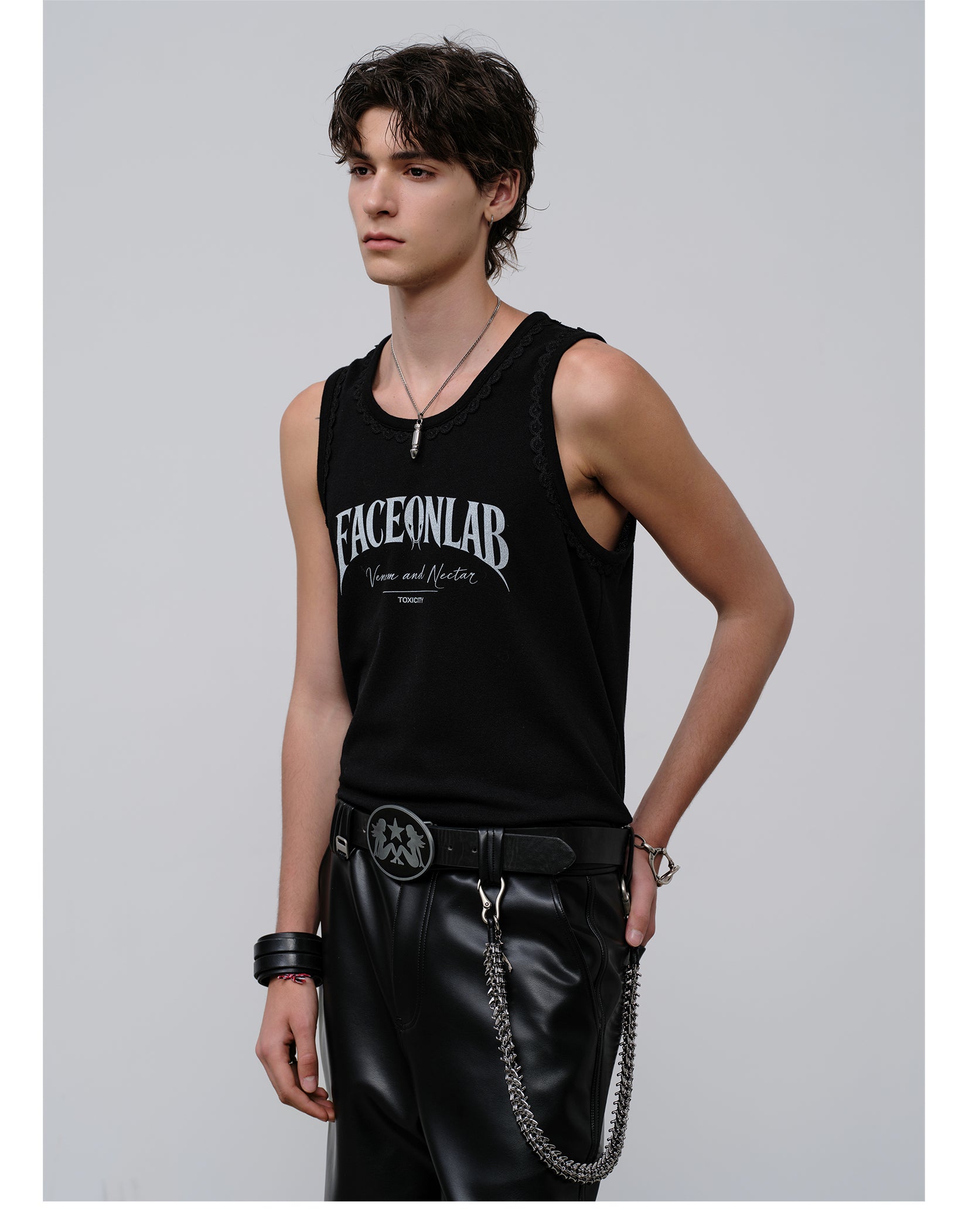 FACEONLAB Lace Trim Letter Print Cami Top
