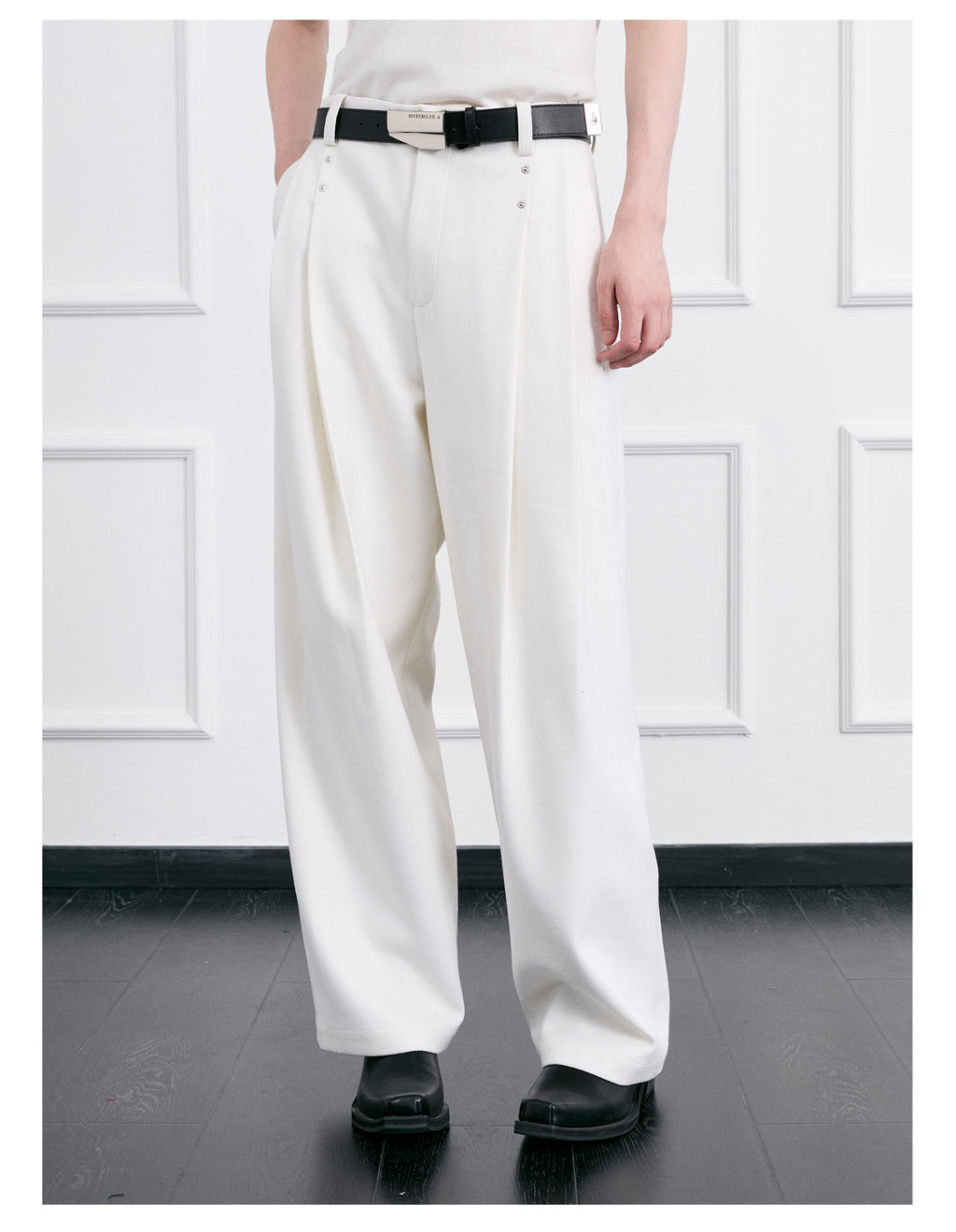 FACEONLAB Moonlight White Trousers