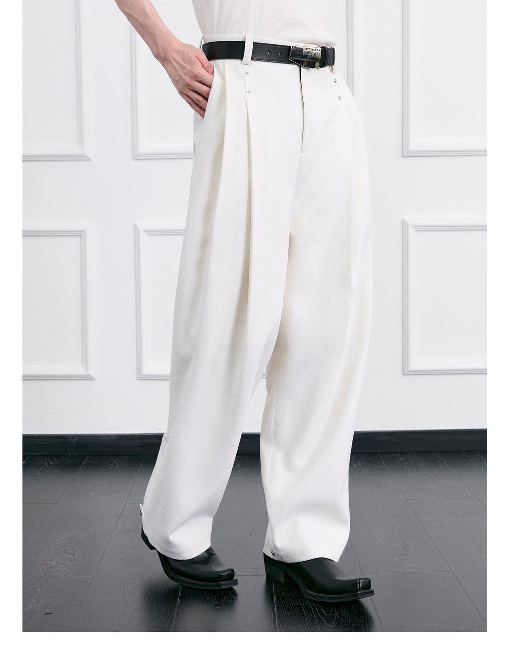 FACEONLAB Moonlight White Trousers